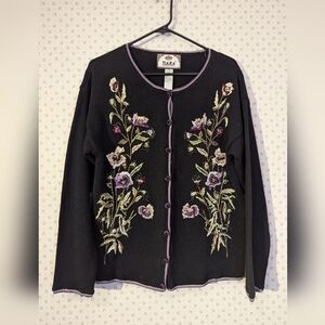 🖤 Tiara International M Floral Hand Embroidered Women's Sweater
